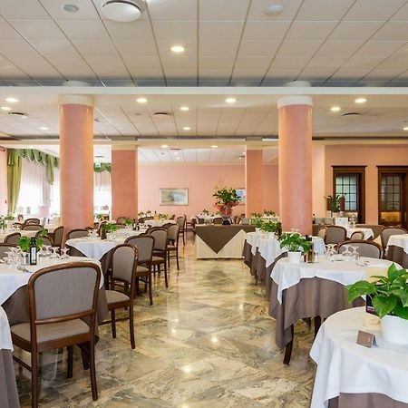 Hotel Columbia Terme アーバノ・テルメ エクステリア 写真