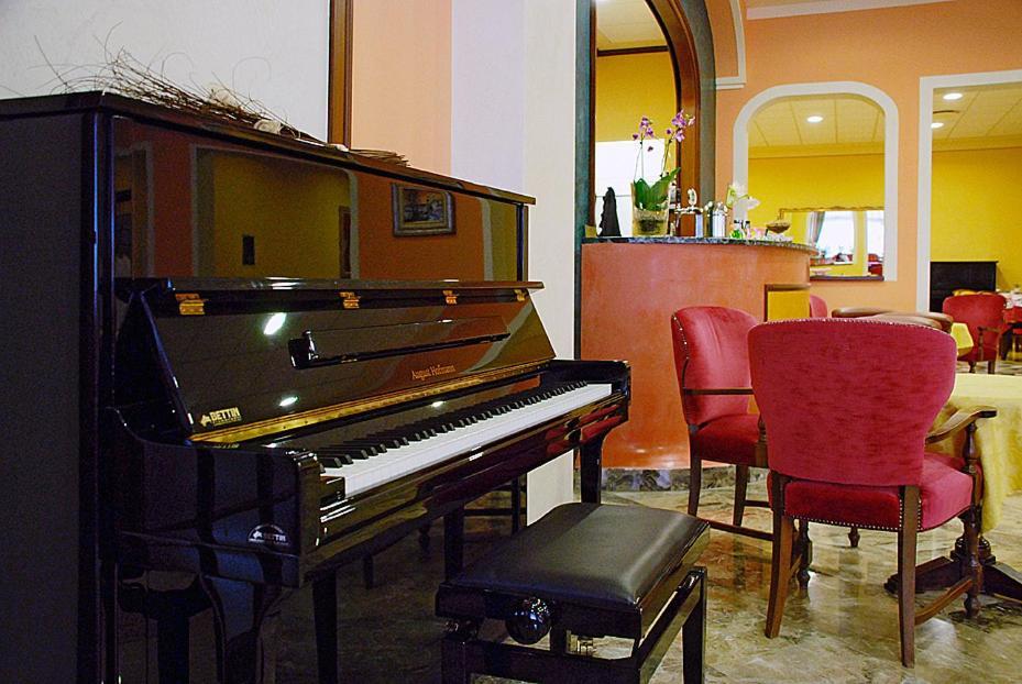 Hotel Columbia Terme アーバノ・テルメ エクステリア 写真