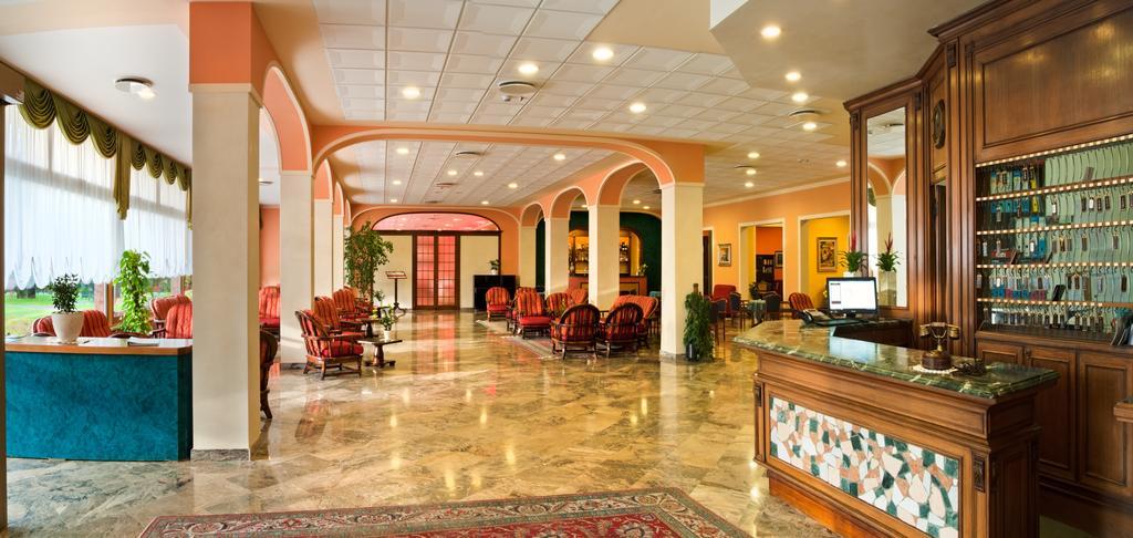 Hotel Columbia Terme アーバノ・テルメ エクステリア 写真