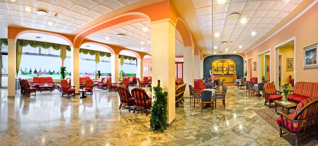 Hotel Columbia Terme アーバノ・テルメ エクステリア 写真