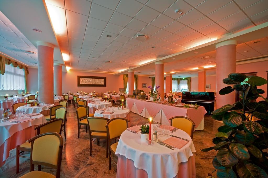 Hotel Columbia Terme アーバノ・テルメ エクステリア 写真