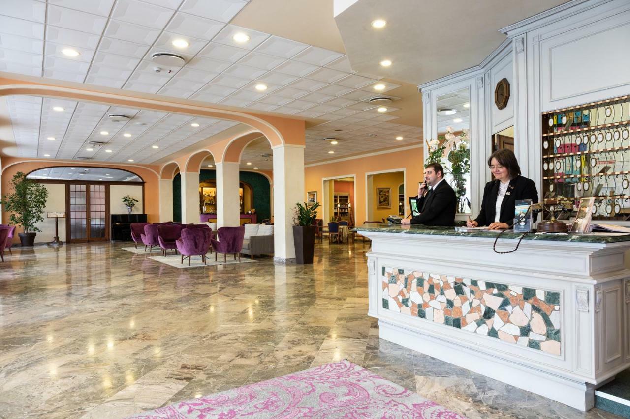Hotel Columbia Terme アーバノ・テルメ エクステリア 写真