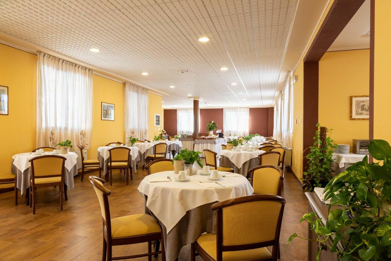 Hotel Columbia Terme アーバノ・テルメ エクステリア 写真